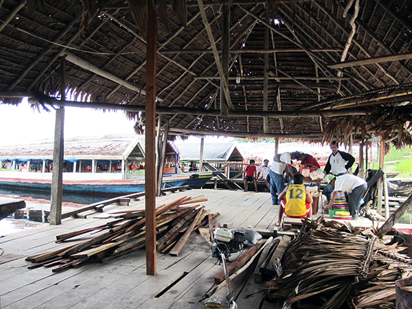 Iquitos_BoatMarket